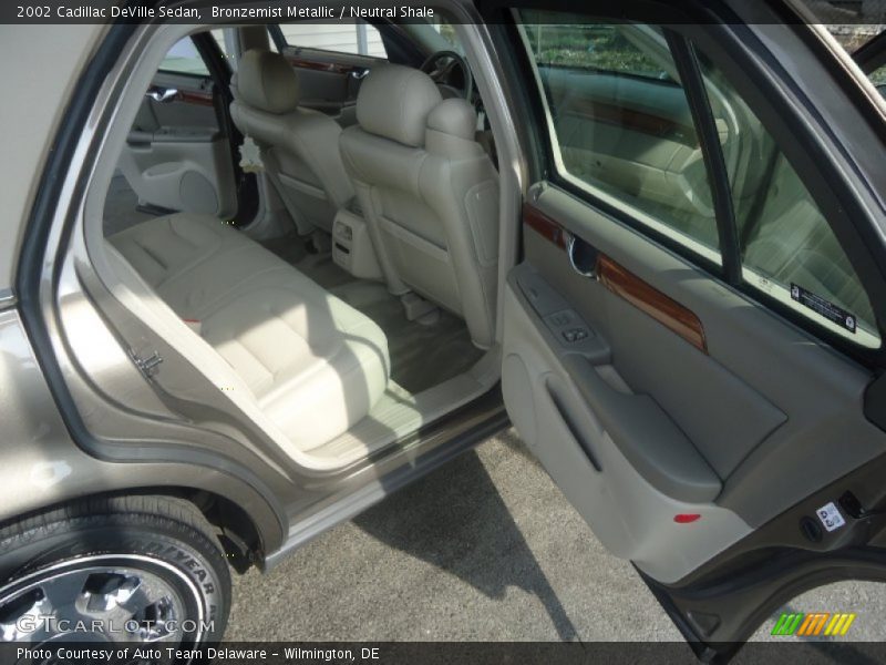 Bronzemist Metallic / Neutral Shale 2002 Cadillac DeVille Sedan