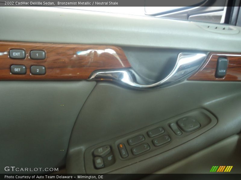 Bronzemist Metallic / Neutral Shale 2002 Cadillac DeVille Sedan