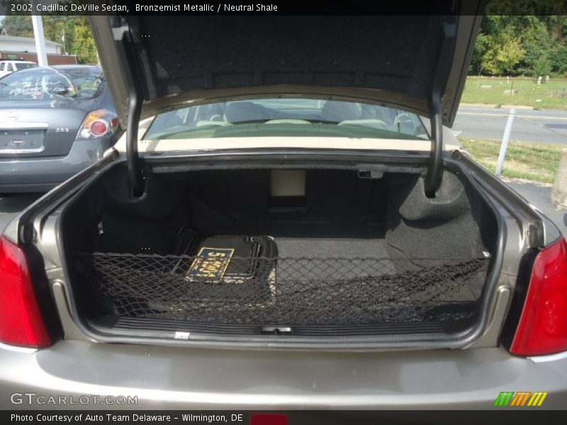 Bronzemist Metallic / Neutral Shale 2002 Cadillac DeVille Sedan