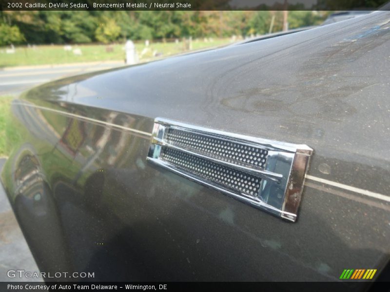 Bronzemist Metallic / Neutral Shale 2002 Cadillac DeVille Sedan