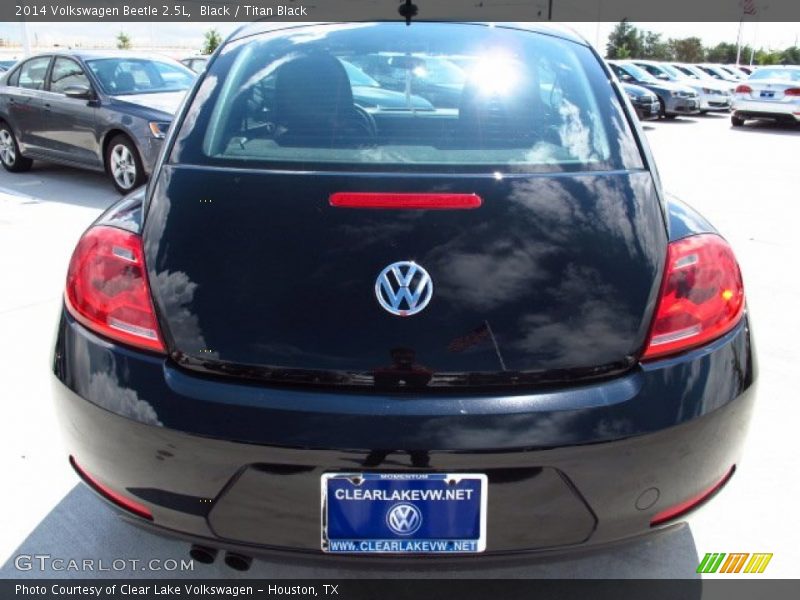 Black / Titan Black 2014 Volkswagen Beetle 2.5L