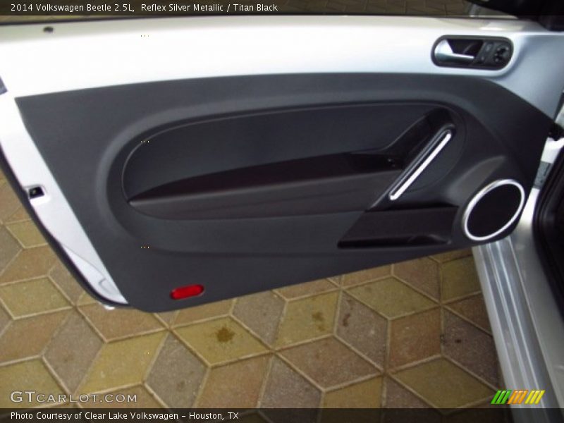 Reflex Silver Metallic / Titan Black 2014 Volkswagen Beetle 2.5L