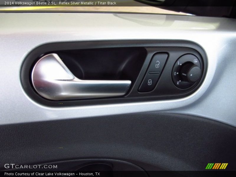 Reflex Silver Metallic / Titan Black 2014 Volkswagen Beetle 2.5L