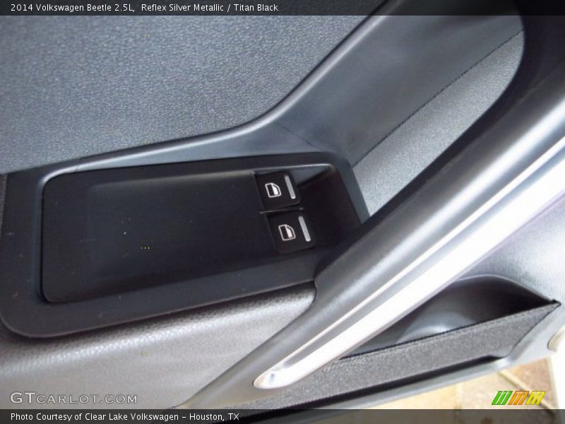 Reflex Silver Metallic / Titan Black 2014 Volkswagen Beetle 2.5L