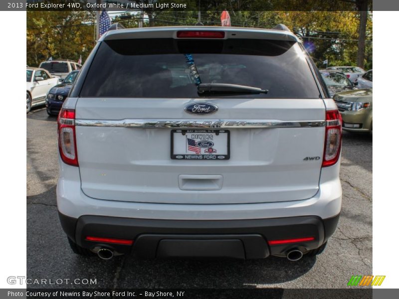 Oxford White / Medium Light Stone 2013 Ford Explorer 4WD
