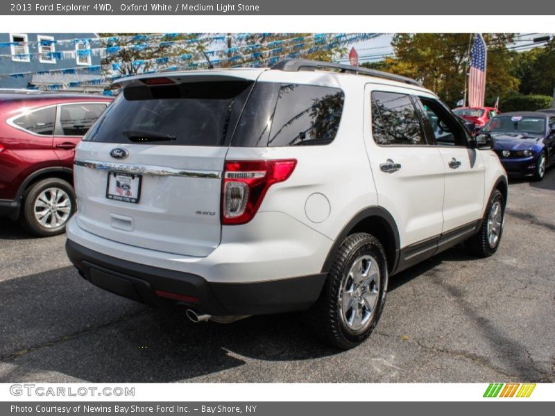 Oxford White / Medium Light Stone 2013 Ford Explorer 4WD