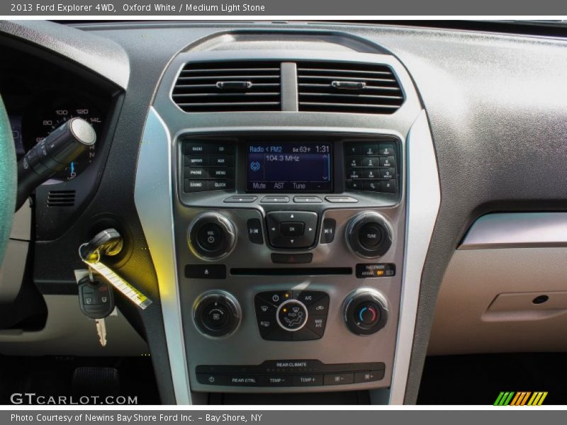 Oxford White / Medium Light Stone 2013 Ford Explorer 4WD