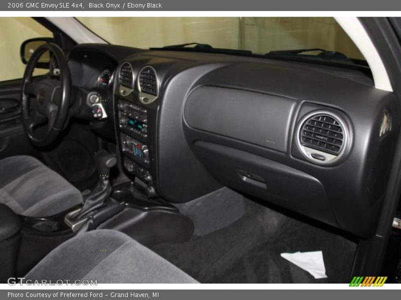 Black Onyx / Ebony Black 2006 GMC Envoy SLE 4x4