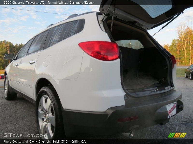 Summit White / Cashmere/Ebony 2009 Chevrolet Traverse LTZ