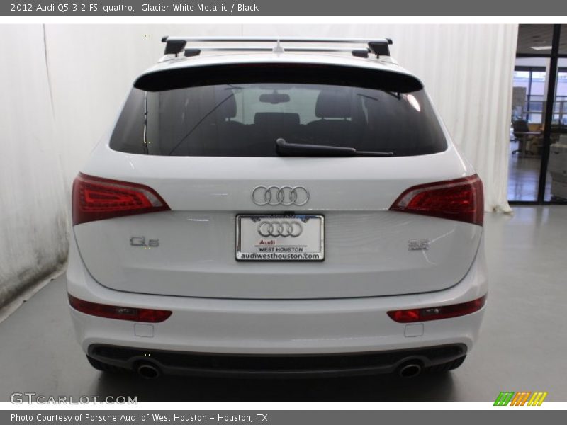 Glacier White Metallic / Black 2012 Audi Q5 3.2 FSI quattro