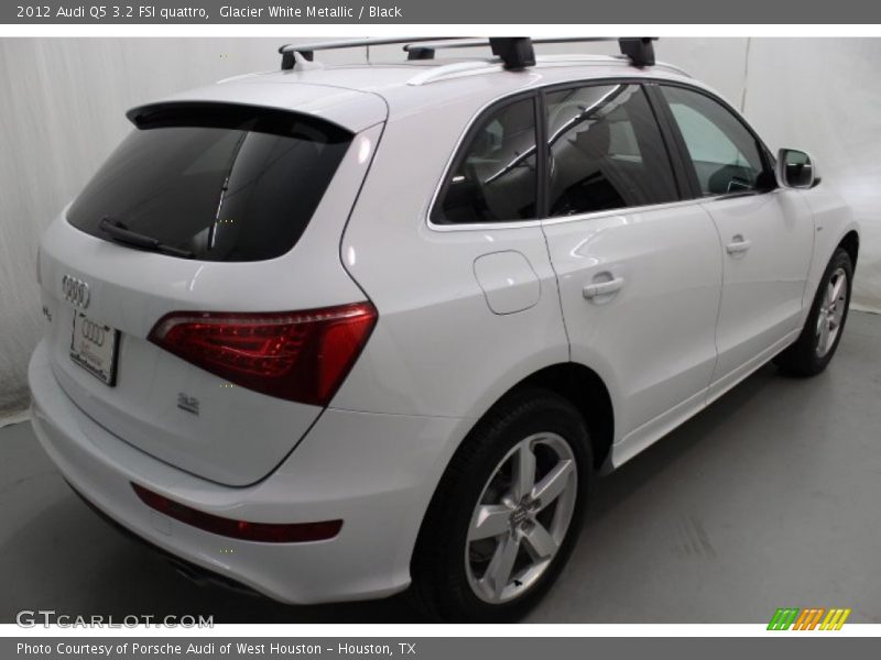 Glacier White Metallic / Black 2012 Audi Q5 3.2 FSI quattro