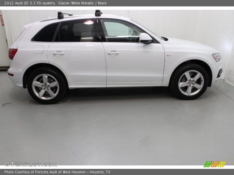 Glacier White Metallic / Black 2012 Audi Q5 3.2 FSI quattro