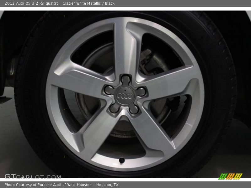 Glacier White Metallic / Black 2012 Audi Q5 3.2 FSI quattro