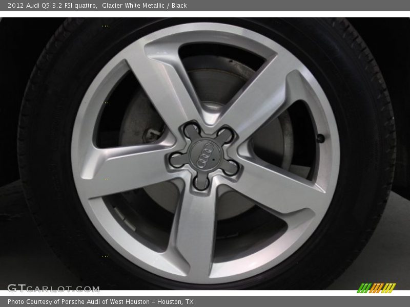 Glacier White Metallic / Black 2012 Audi Q5 3.2 FSI quattro