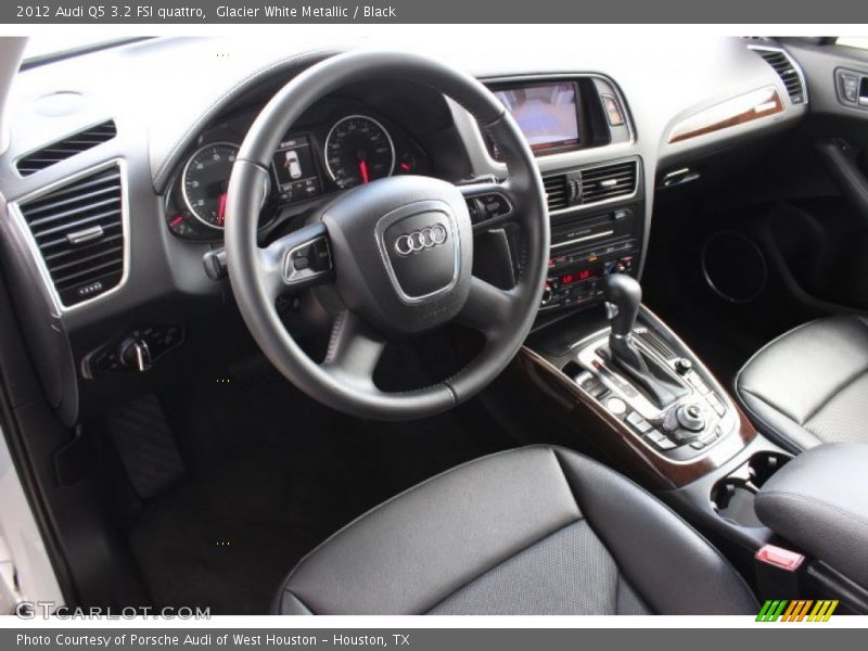 Glacier White Metallic / Black 2012 Audi Q5 3.2 FSI quattro