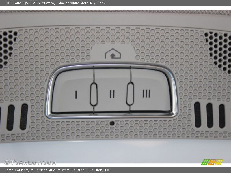 Glacier White Metallic / Black 2012 Audi Q5 3.2 FSI quattro