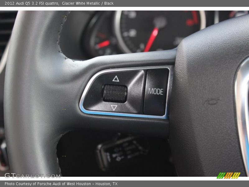 Glacier White Metallic / Black 2012 Audi Q5 3.2 FSI quattro