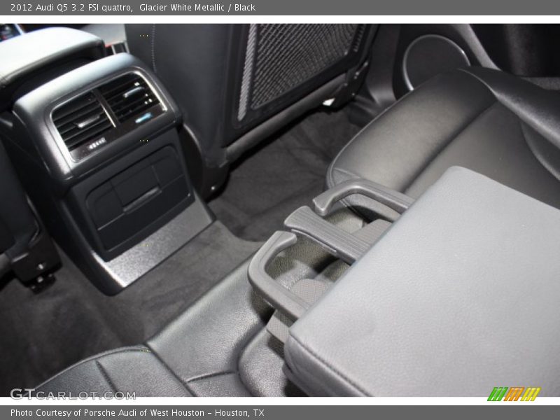 Glacier White Metallic / Black 2012 Audi Q5 3.2 FSI quattro
