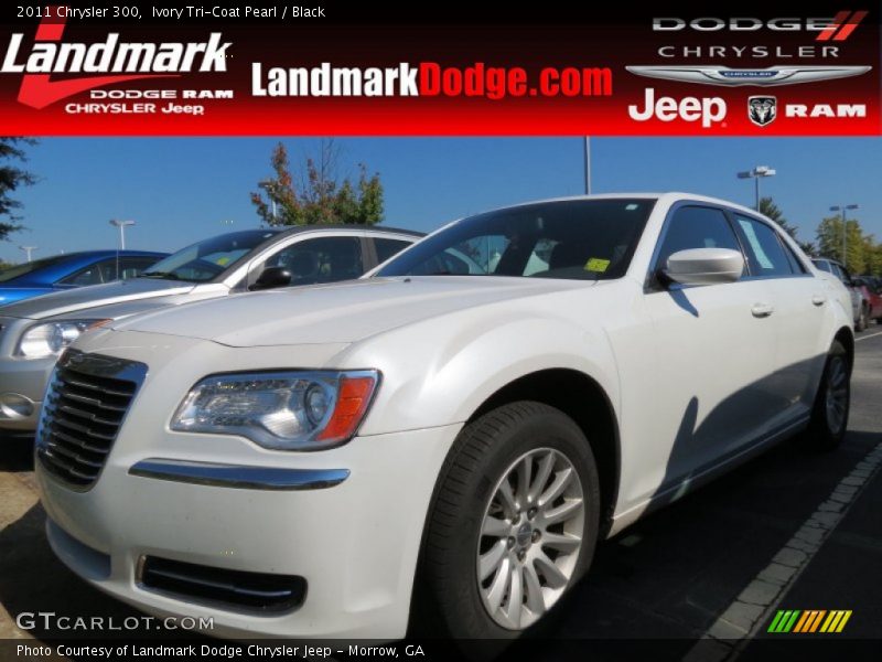 Ivory Tri-Coat Pearl / Black 2011 Chrysler 300