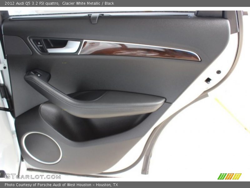 Glacier White Metallic / Black 2012 Audi Q5 3.2 FSI quattro