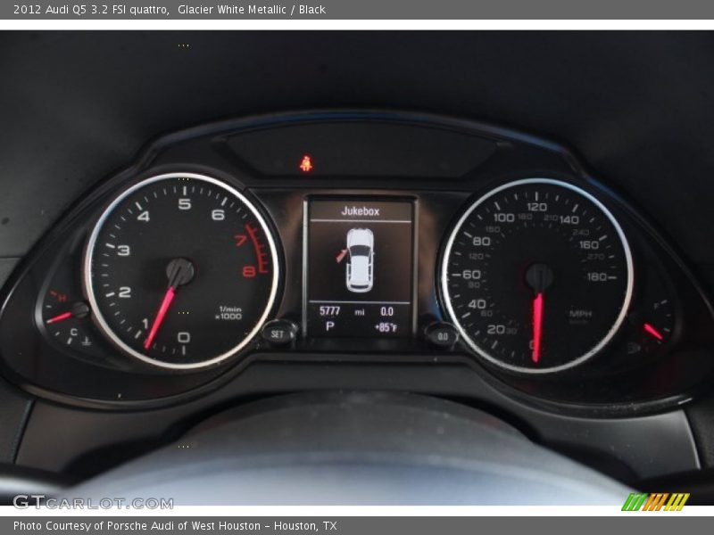 Glacier White Metallic / Black 2012 Audi Q5 3.2 FSI quattro