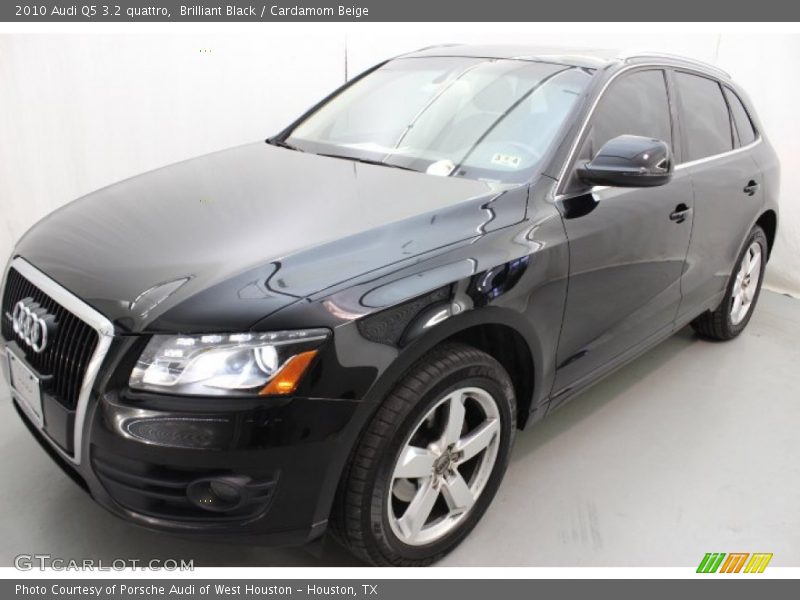 Brilliant Black / Cardamom Beige 2010 Audi Q5 3.2 quattro