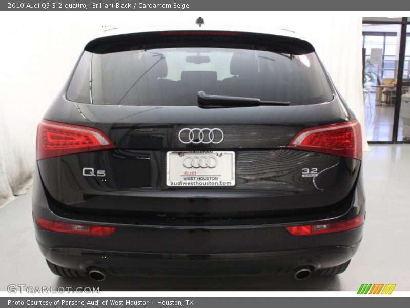 Brilliant Black / Cardamom Beige 2010 Audi Q5 3.2 quattro