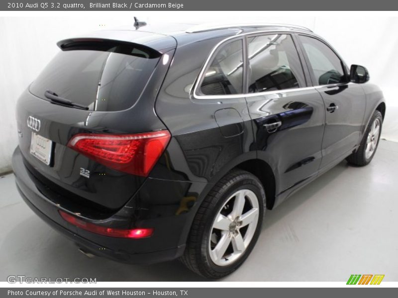Brilliant Black / Cardamom Beige 2010 Audi Q5 3.2 quattro