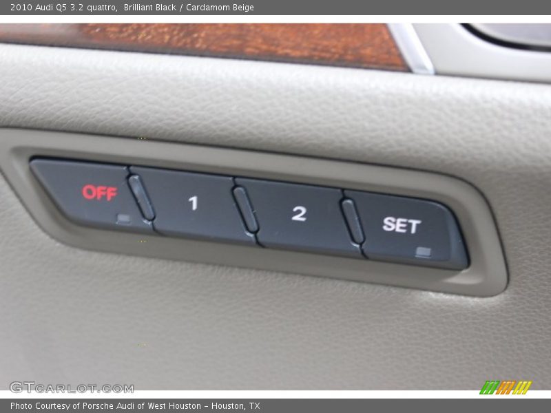 Brilliant Black / Cardamom Beige 2010 Audi Q5 3.2 quattro