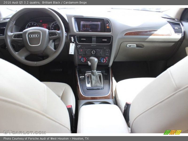 Brilliant Black / Cardamom Beige 2010 Audi Q5 3.2 quattro