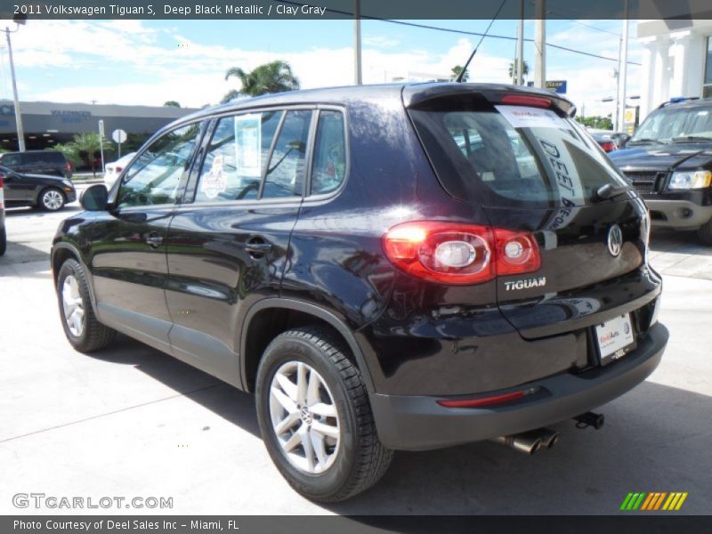 Deep Black Metallic / Clay Gray 2011 Volkswagen Tiguan S