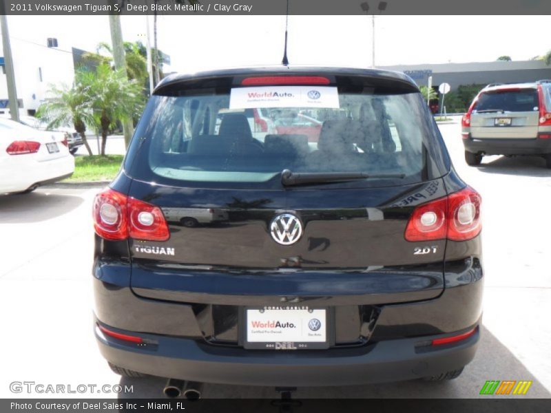 Deep Black Metallic / Clay Gray 2011 Volkswagen Tiguan S