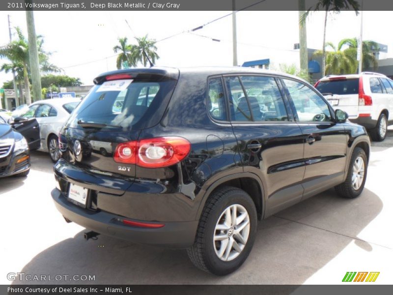 Deep Black Metallic / Clay Gray 2011 Volkswagen Tiguan S