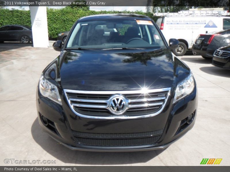 Deep Black Metallic / Clay Gray 2011 Volkswagen Tiguan S