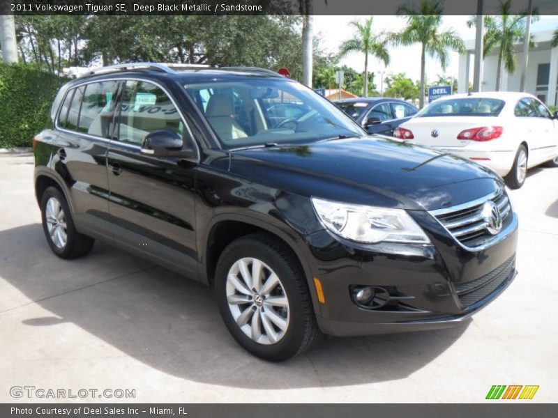 Deep Black Metallic / Sandstone 2011 Volkswagen Tiguan SE