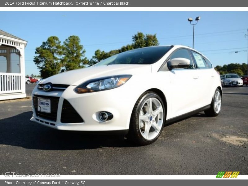 Oxford White / Charcoal Black 2014 Ford Focus Titanium Hatchback