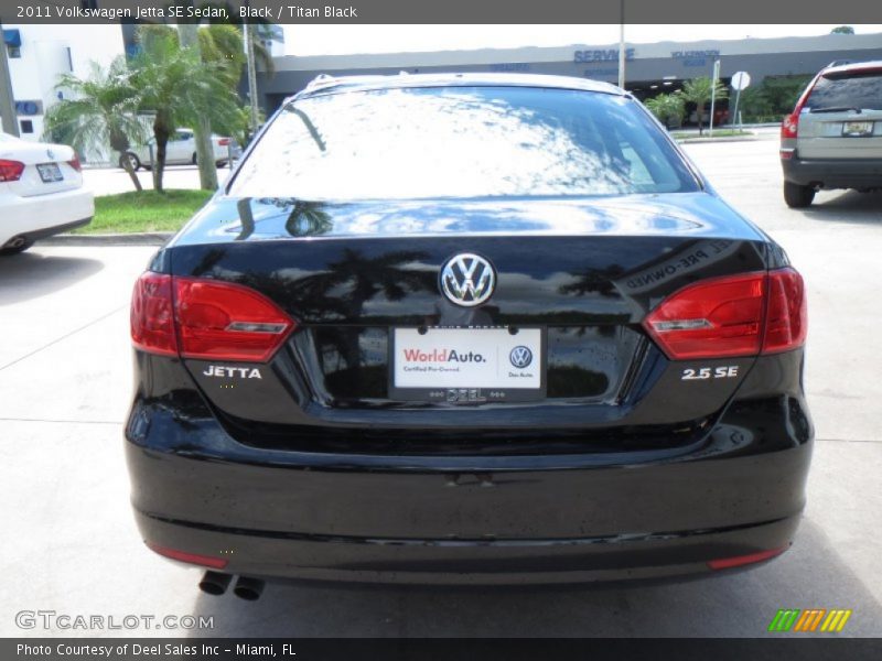 Black / Titan Black 2011 Volkswagen Jetta SE Sedan