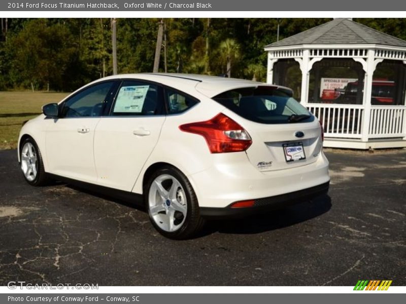 Oxford White / Charcoal Black 2014 Ford Focus Titanium Hatchback