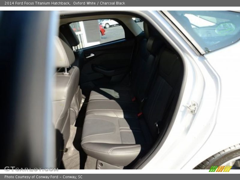 Oxford White / Charcoal Black 2014 Ford Focus Titanium Hatchback