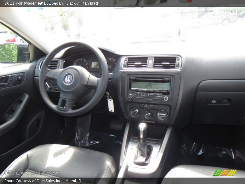 Black / Titan Black 2011 Volkswagen Jetta SE Sedan