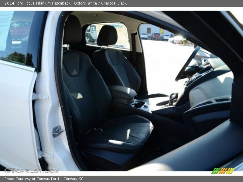 Oxford White / Charcoal Black 2014 Ford Focus Titanium Hatchback
