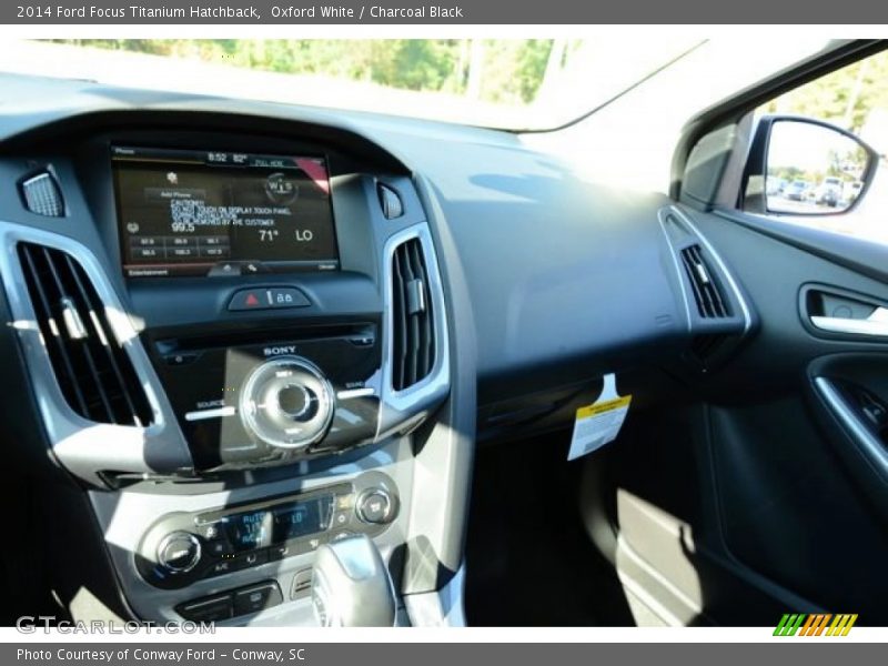 Oxford White / Charcoal Black 2014 Ford Focus Titanium Hatchback