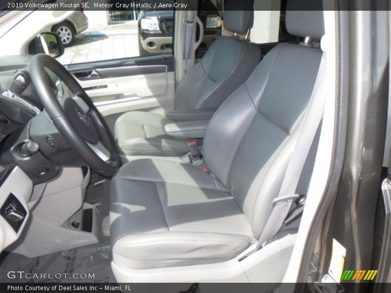Meteor Gray Metallic / Aero Gray 2010 Volkswagen Routan SE