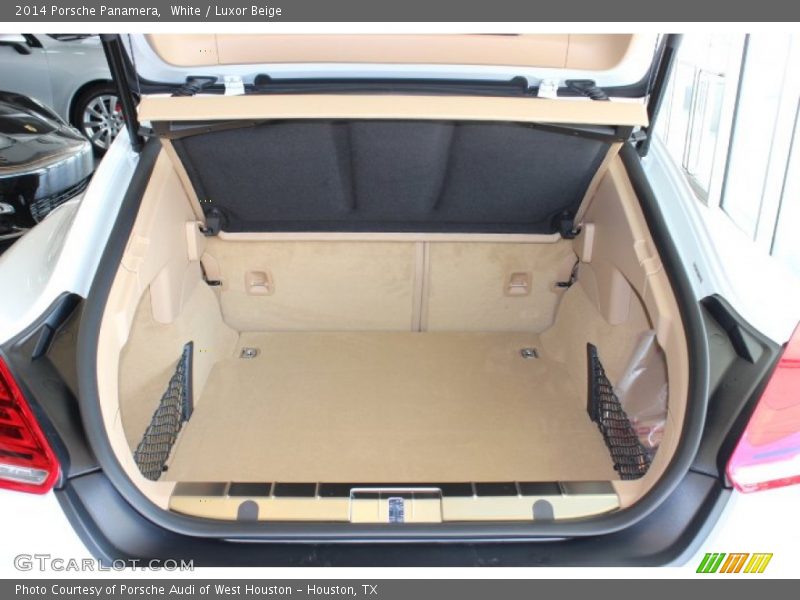  2014 Panamera  Trunk
