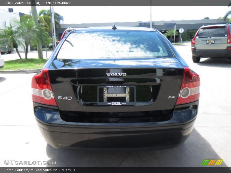 Black / Off-Black 2007 Volvo S40 2.4i