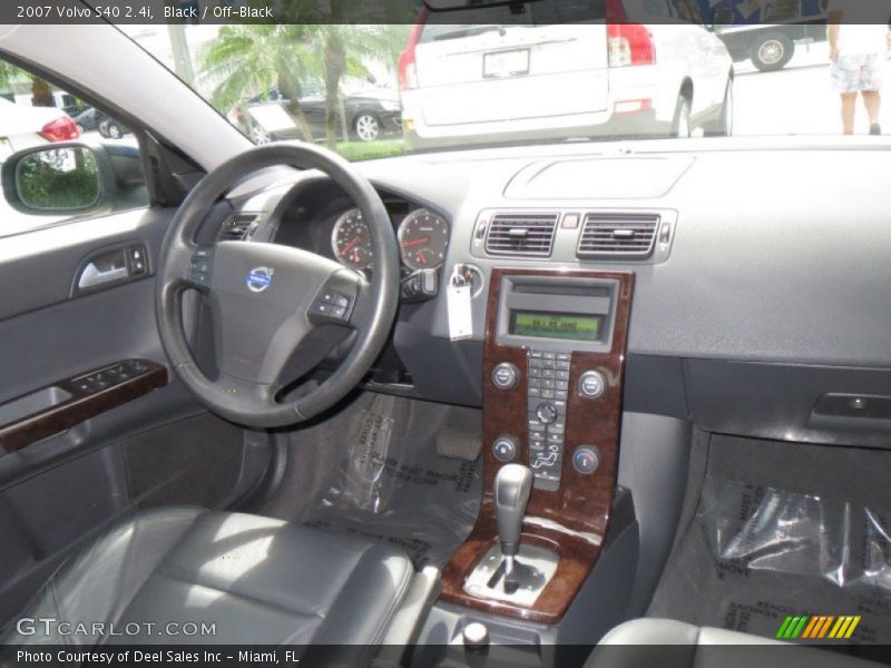 Black / Off-Black 2007 Volvo S40 2.4i