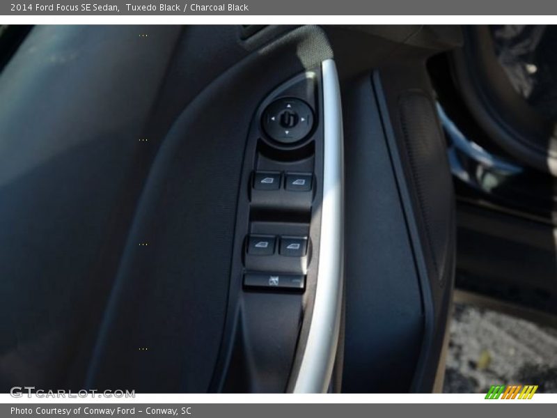 Tuxedo Black / Charcoal Black 2014 Ford Focus SE Sedan