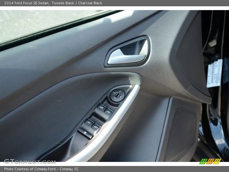 Tuxedo Black / Charcoal Black 2014 Ford Focus SE Sedan