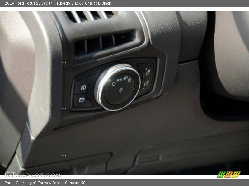 Tuxedo Black / Charcoal Black 2014 Ford Focus SE Sedan