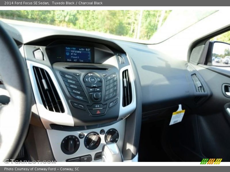 Tuxedo Black / Charcoal Black 2014 Ford Focus SE Sedan
